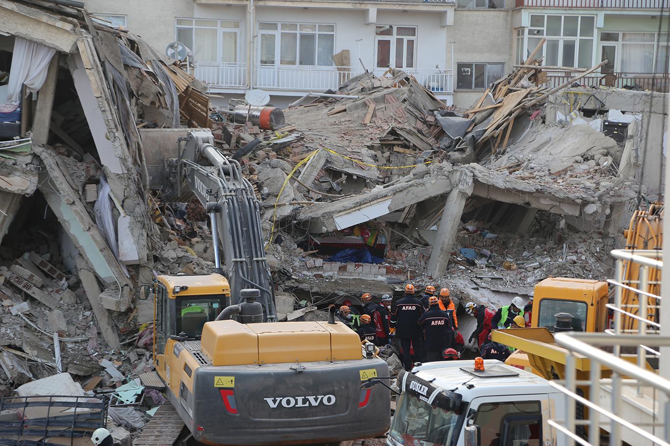 Elazığ’daki depremde hayatını kaybedenlerin sayısı 38'e yükseldi